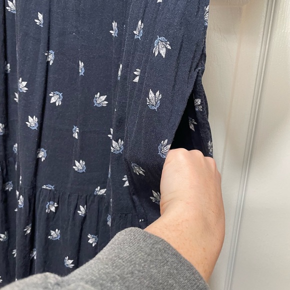 Old Navy Dark Blue Floral Midi Maternity Dress - Picture 5 of 6